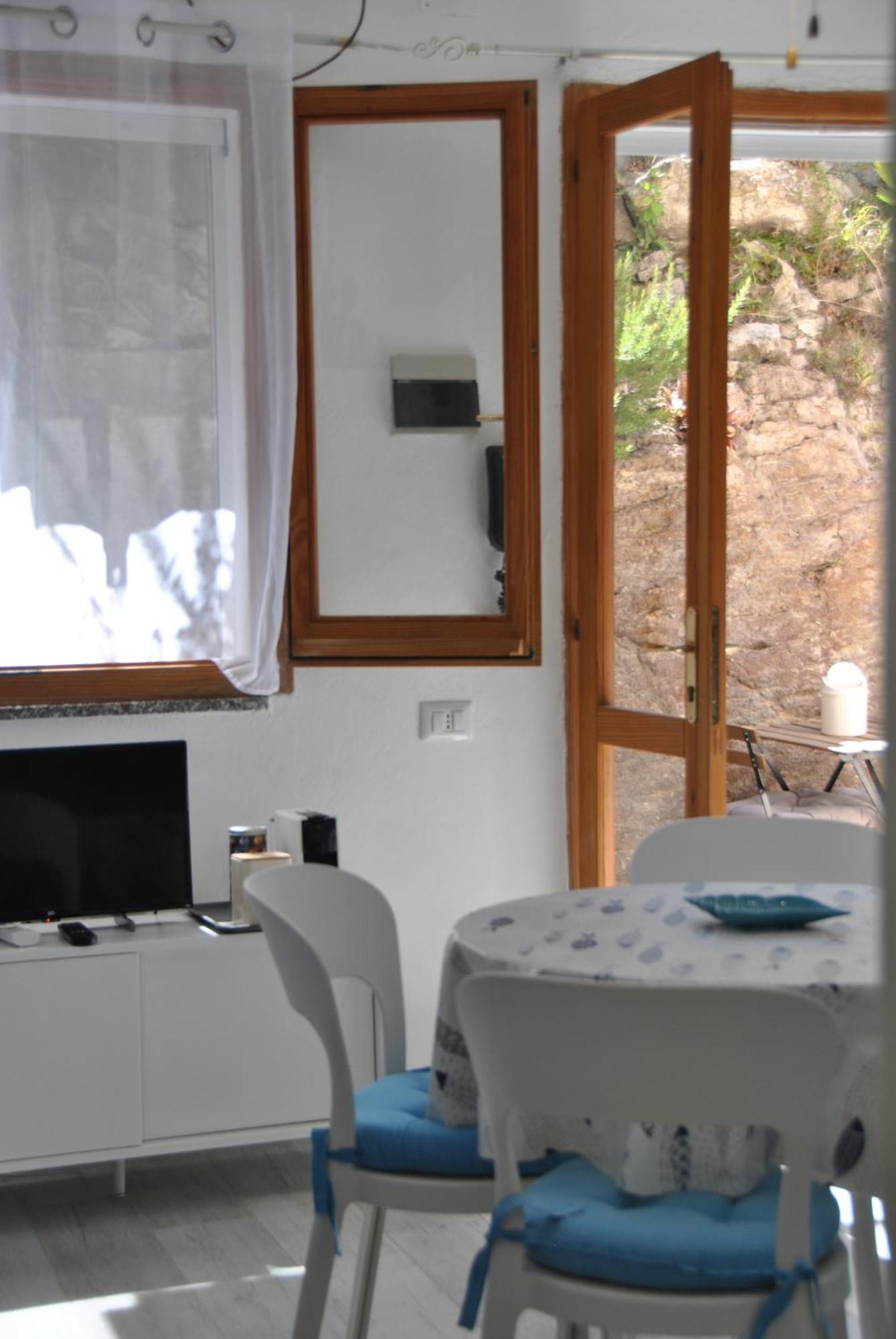 Casa Vacanze Casti - 41 Calasetta Esterno foto